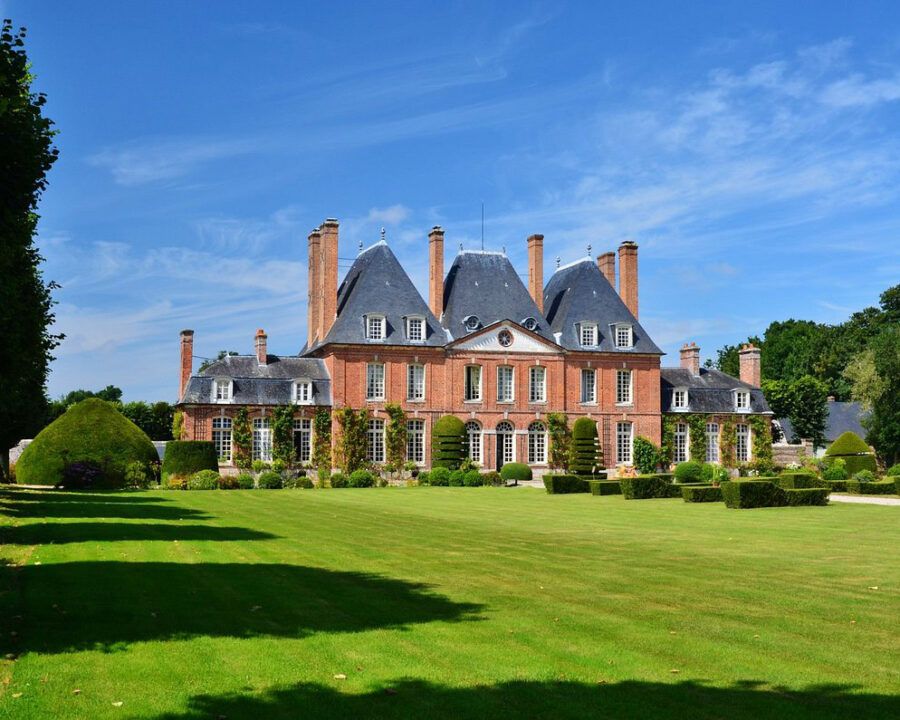 Château, Gardens and Rose Garden of Mesnil Geoffroy
