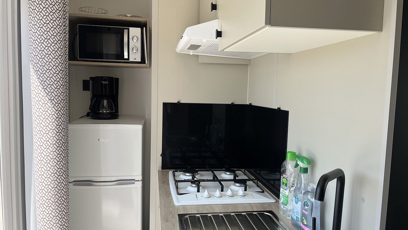 Cosy Mobile Home | Kitchen area Campsite in Normandy, Alabaster Coast | 3-person mobile home