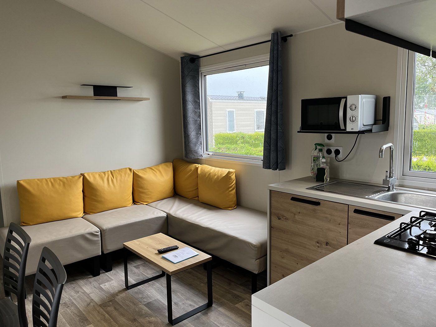Toscane Mobile Home | Sitting room Campsite in Normandy - Alabaster Coast | 4-bedroom mobile home - 2 shower rooms